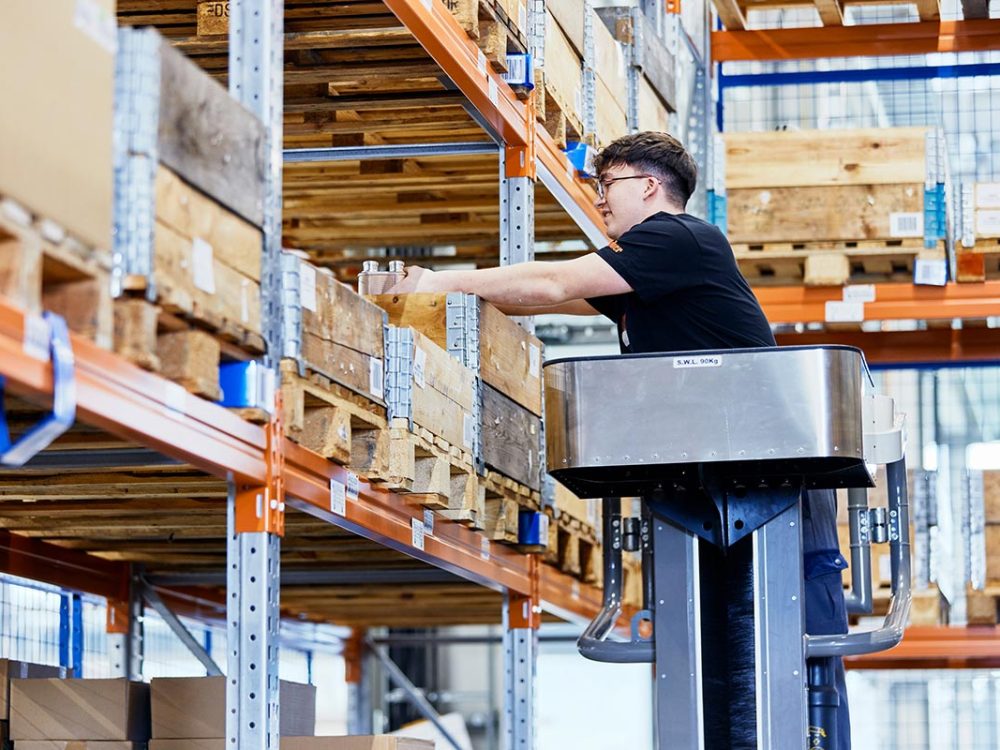 Huber Azubi in Lager